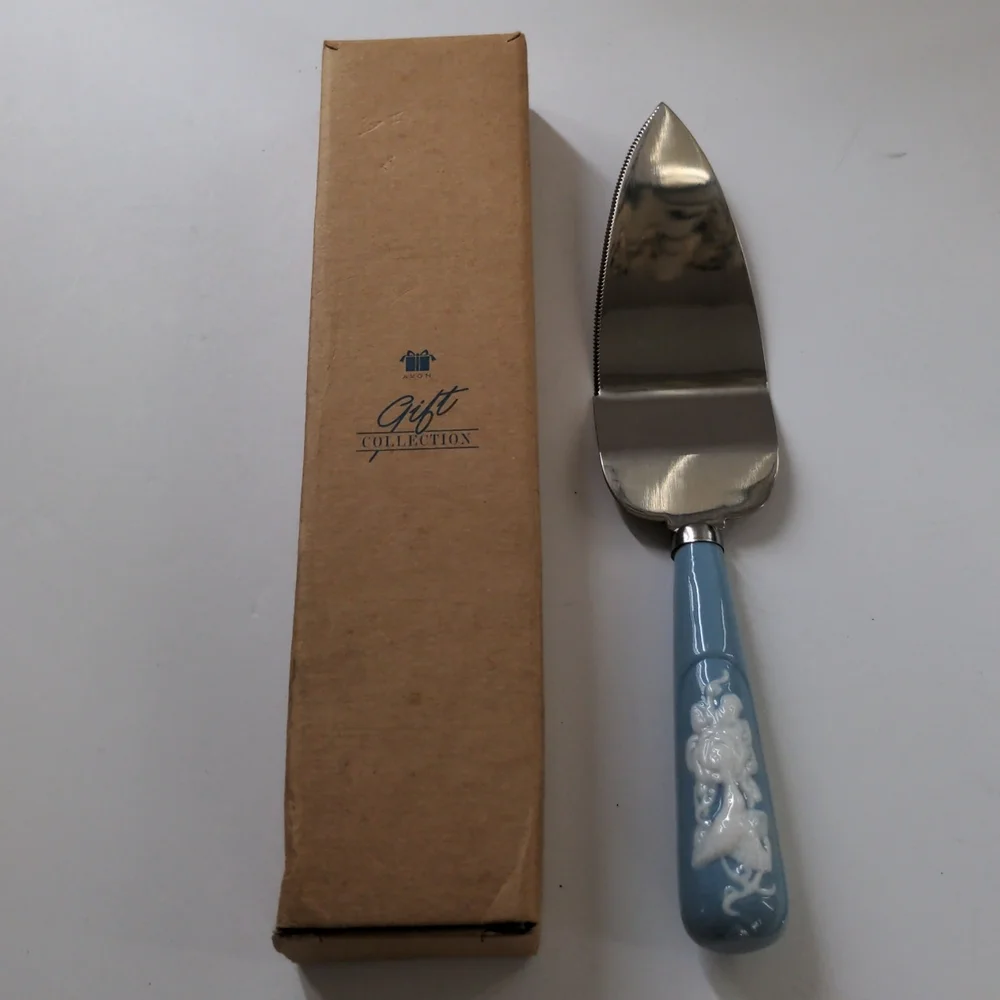 Avon Hummingbird Cake Server
